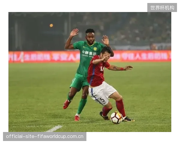 前中超金靴巴坎布经验丰富，他将作为支点前锋为维萨和班扎创造后插上空间。
